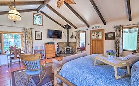 Cozy Story Book Barn Cottage With Scenic View